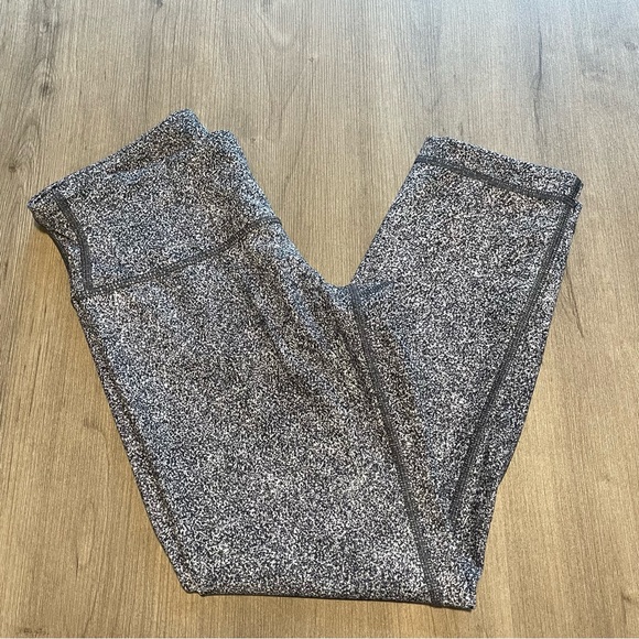 lululemon athletica Pants - Lululemon cropped leggings